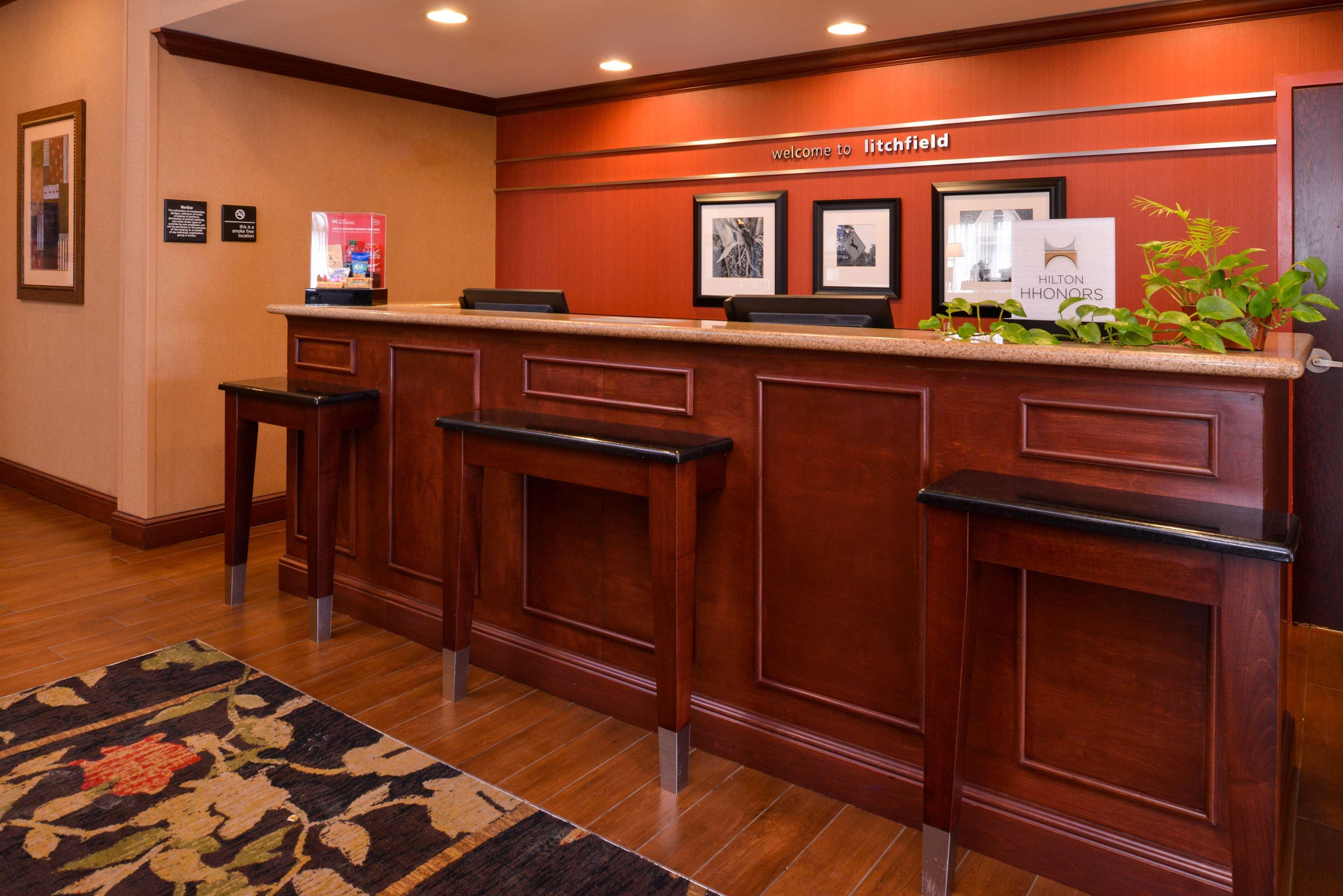 Hampton Inn By Hilton Litchfield Buitenkant foto
