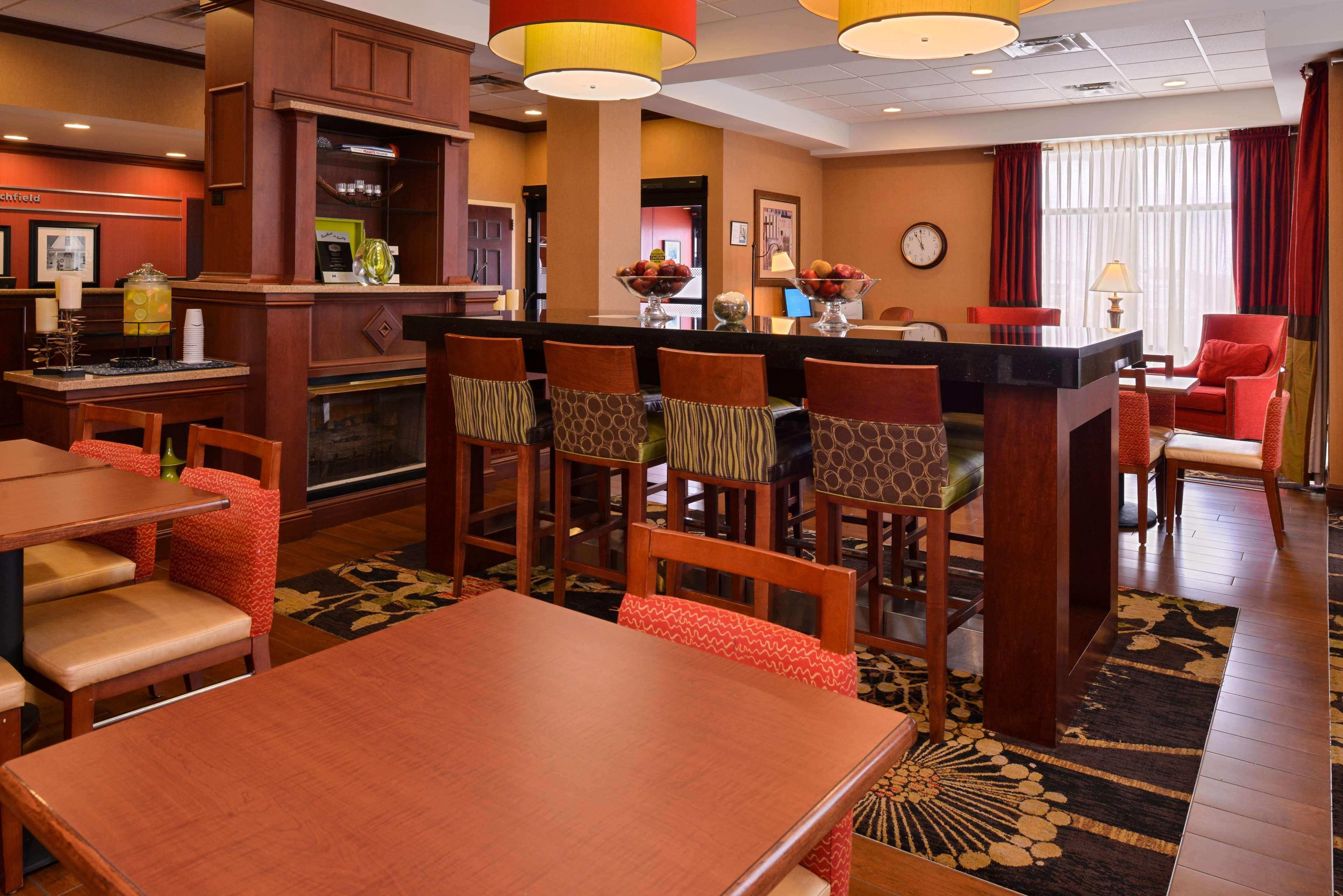 Hampton Inn By Hilton Litchfield Buitenkant foto