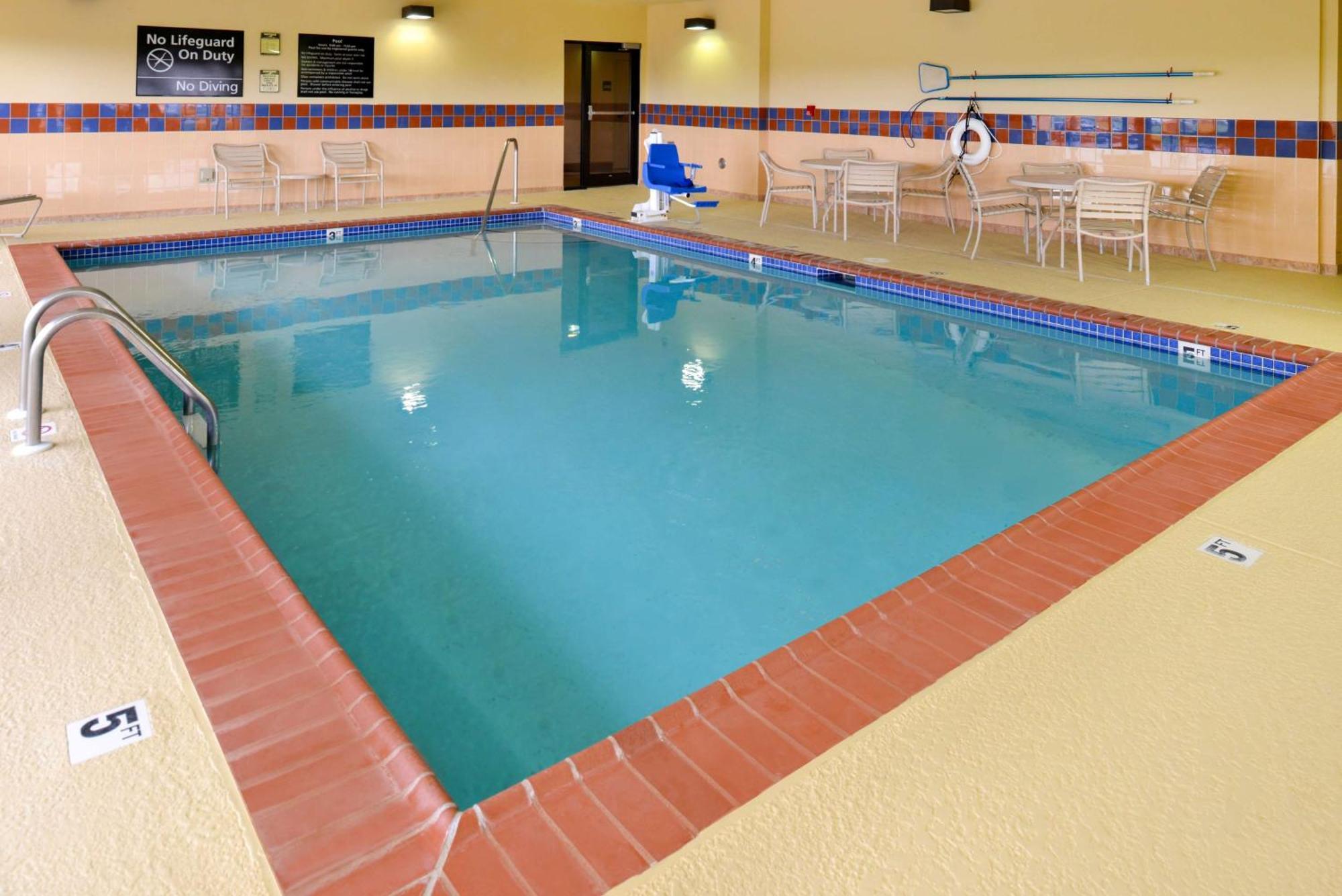 Hampton Inn By Hilton Litchfield Buitenkant foto