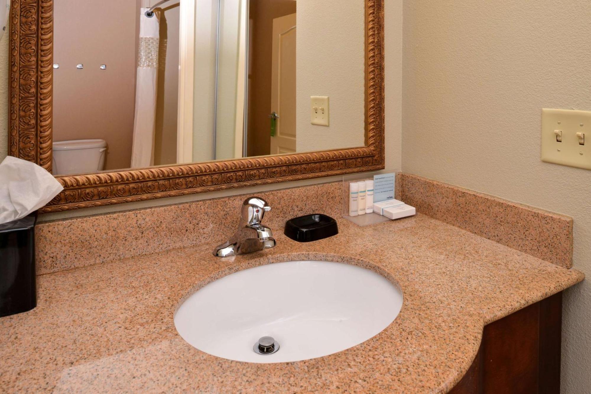 Hampton Inn By Hilton Litchfield Buitenkant foto