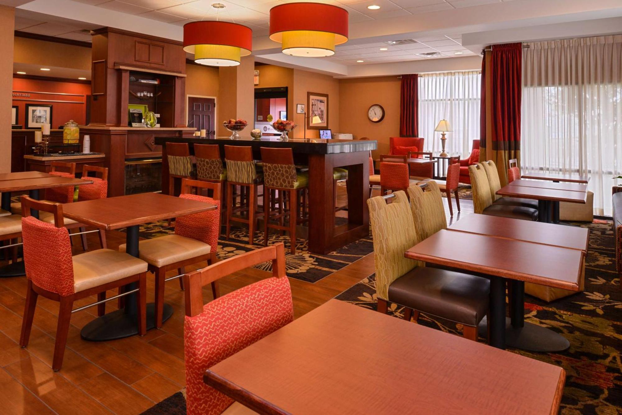 Hampton Inn By Hilton Litchfield Buitenkant foto
