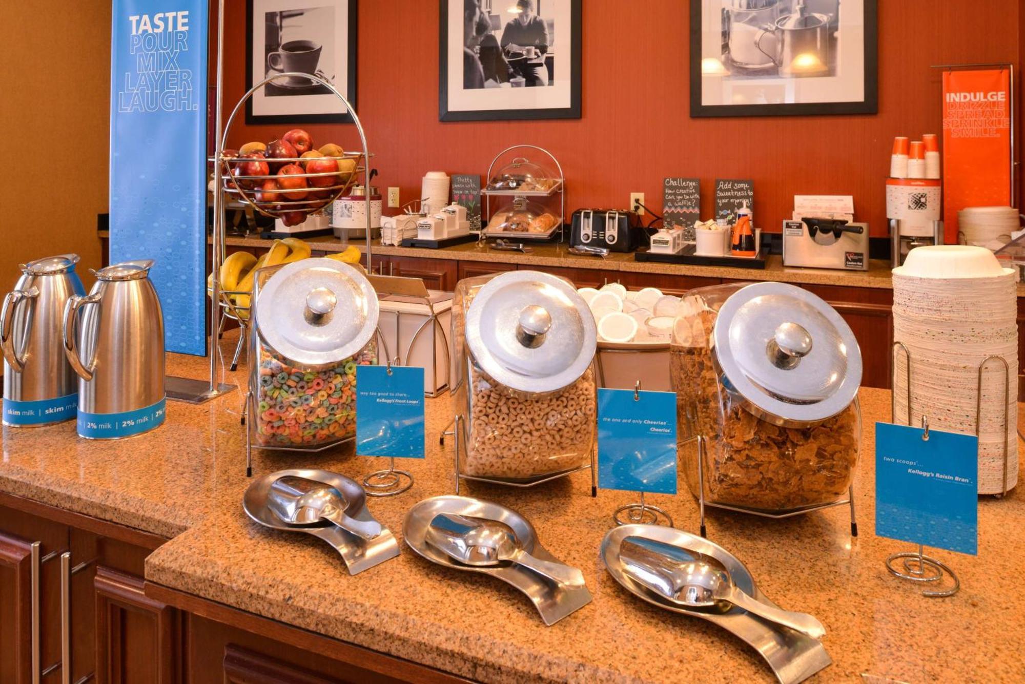 Hampton Inn By Hilton Litchfield Buitenkant foto