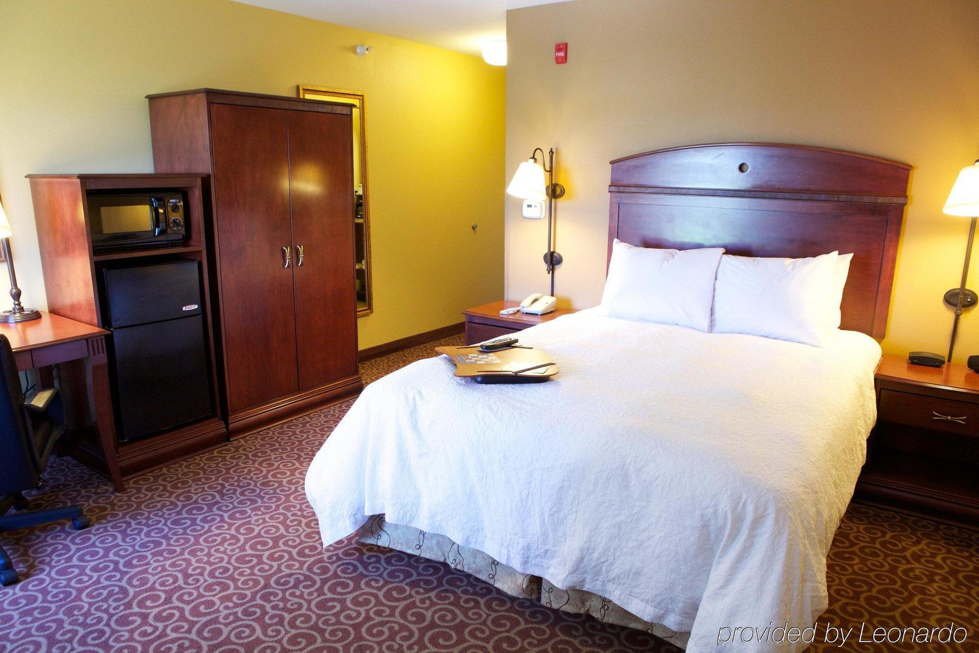 Hampton Inn By Hilton Litchfield Buitenkant foto